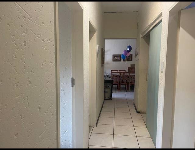 3 BEDROOM PROPERTY TO RENT IN GLENHAZEL